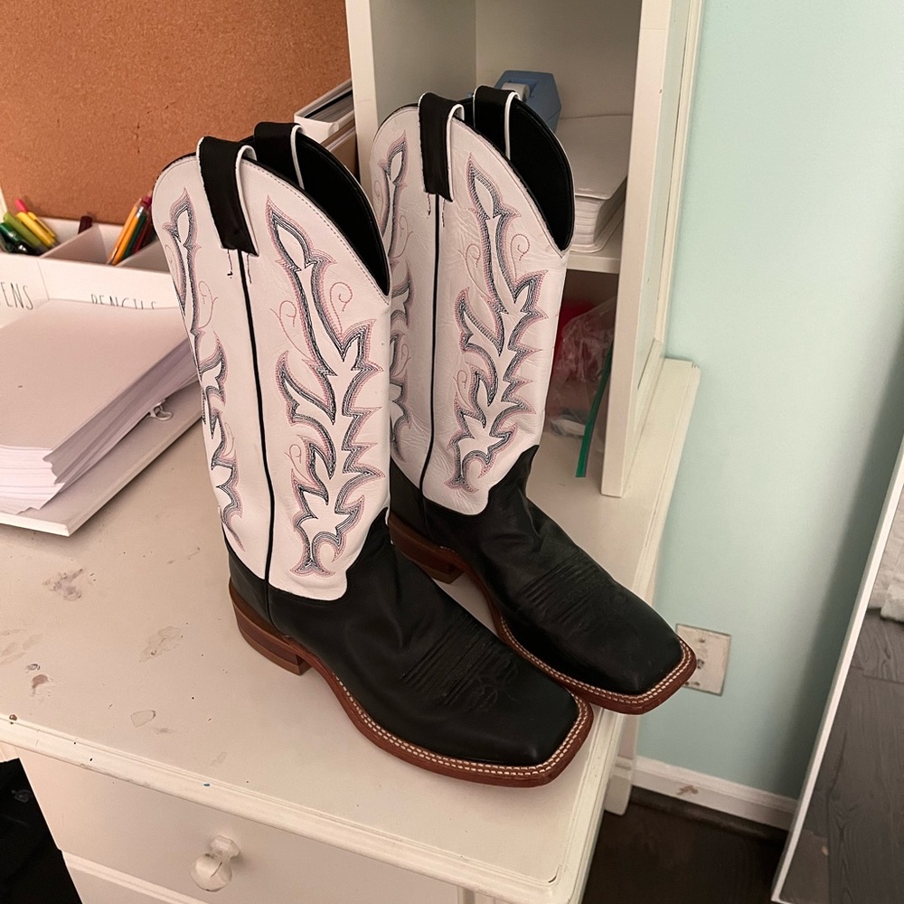 100% leather vintage cowgirl boots women’s 9